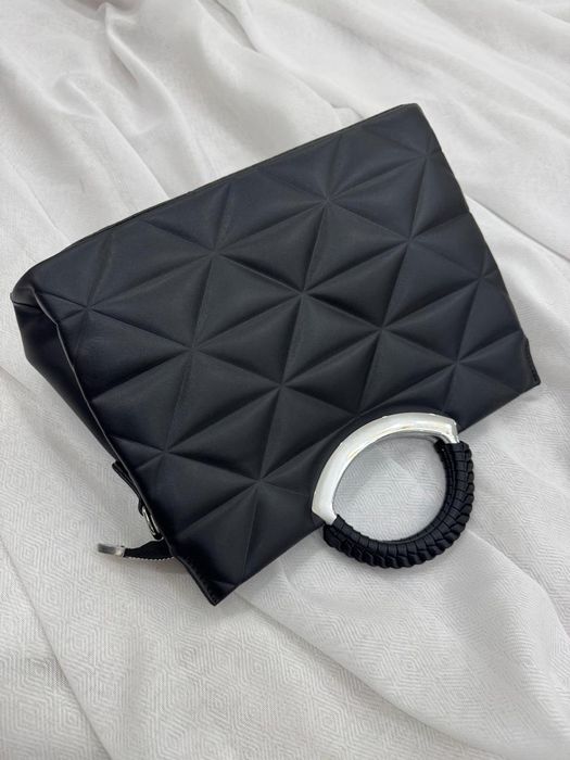 Сумкалар бар қолжетімді