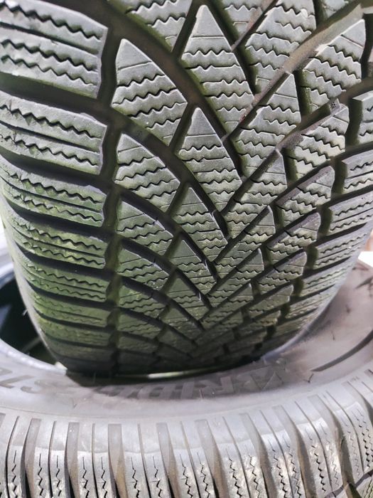 2 бр зимни 225/60/17 Bridgestone 2024г