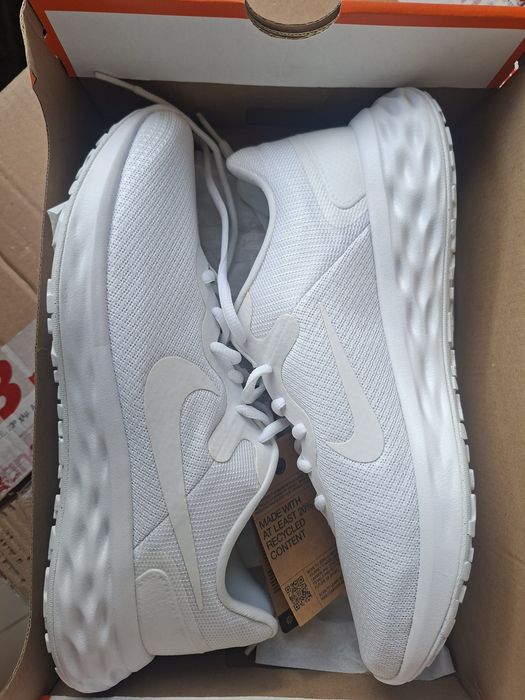 Nike Revolution 7