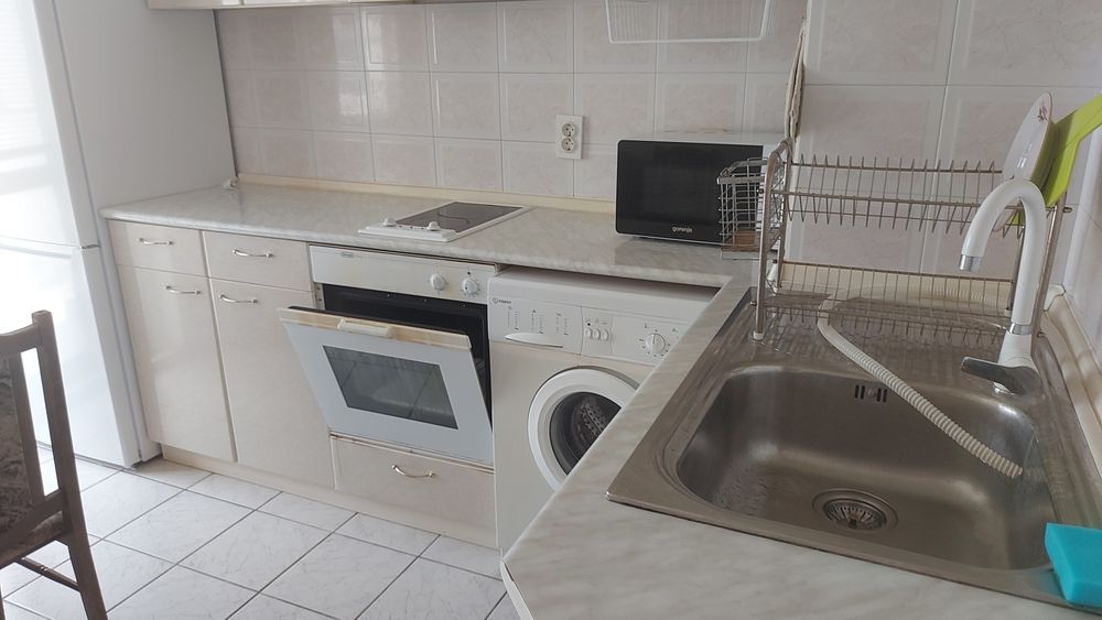 Продава се Четиристаен апартамент в Русе, Център - 105 кв.м за 8 €/кв.м - Снимка #4