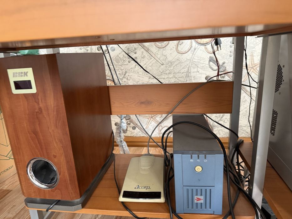 Компьютер, компьютерный столик, принтер