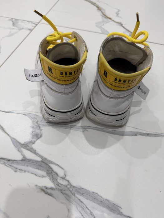 Продам кеды кожанные