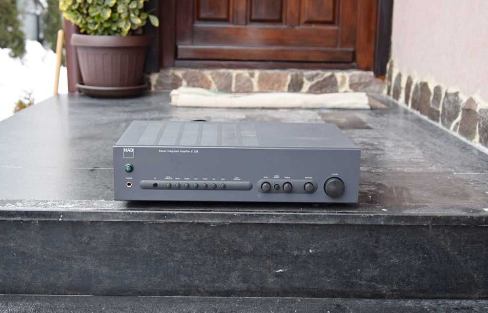 Amplificator NAD C320