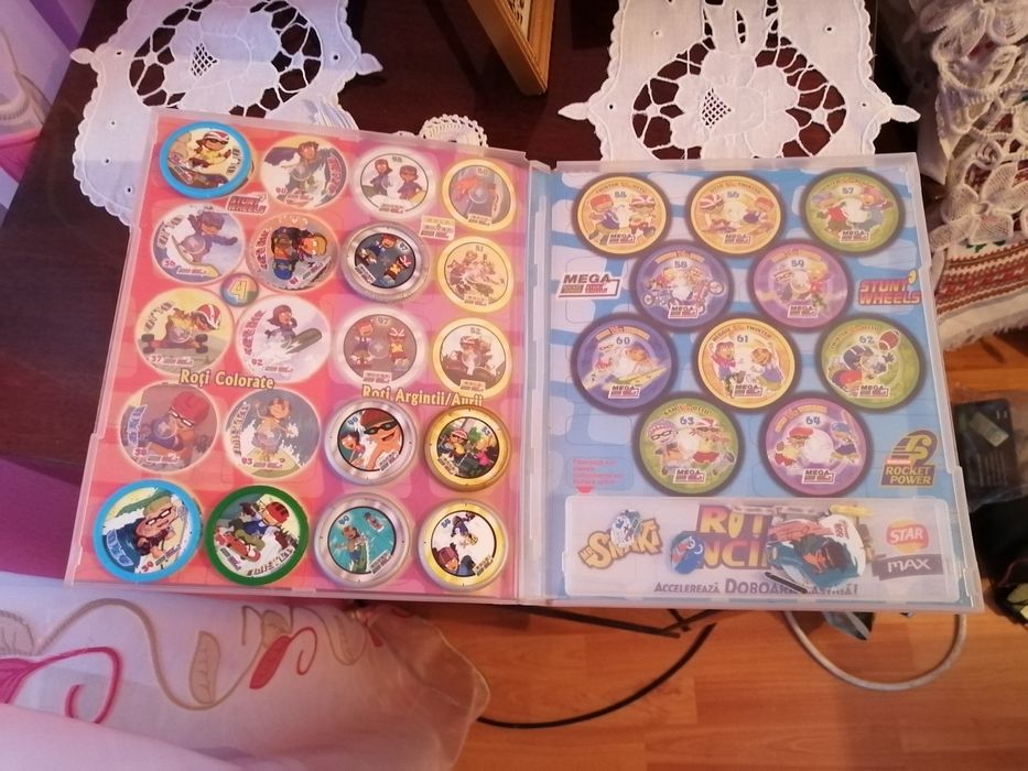 Yugi, bey blade, pokemon, spider, batman, pokemon, action man, scooby.