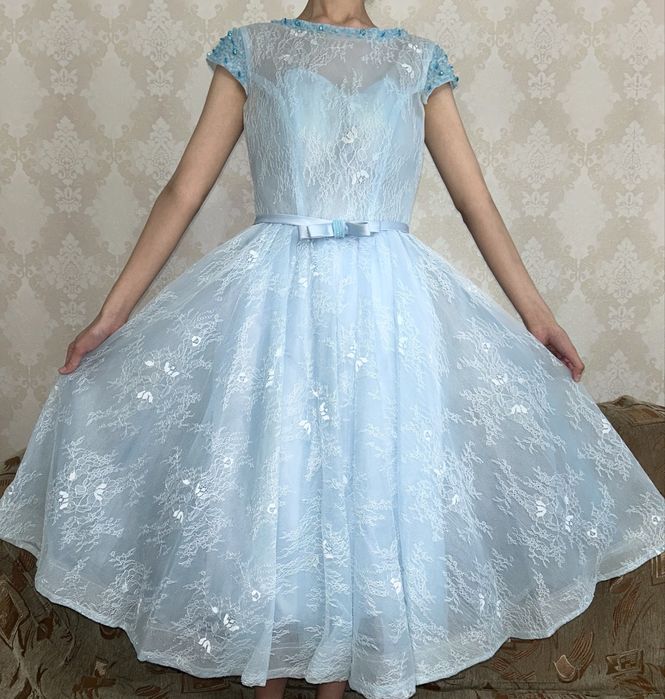 Продаю платья (размер 40-42)