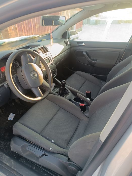 Vând golf 5 stare buna de funcționare