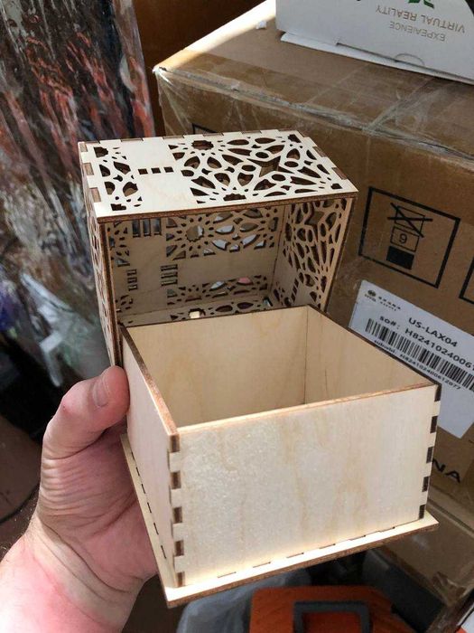 3д печать пластиковых изделий, лазерная резка фанеры.