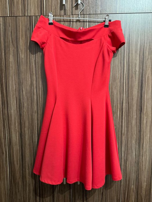 Червена рокля Junona