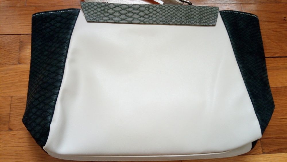 Ефектна чанта в кремаво и сиво