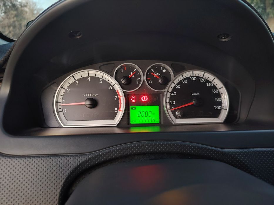 Nexia 3, 2 pozitsiya sotiladi. Holati zo'r, gaz benzin