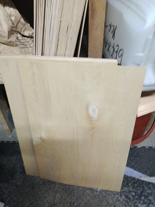 Продам фанеру 30х30см  700тенге