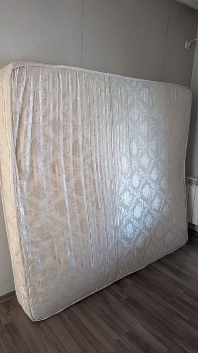 Матрас 180*200. Мягкий