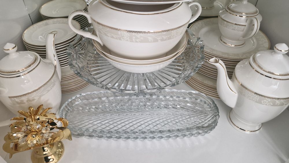Хрустальные, форфоровые посуды в оригинале!