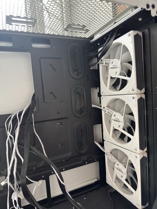 Продам корпус для пк corsair