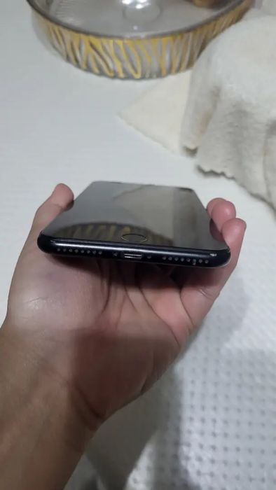 Iphone 7 Plus продам