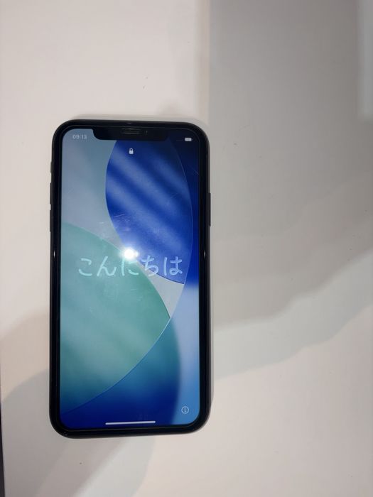 Se vinde iphone 11 cu aspect 9din10