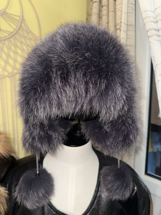 Caciula blana naturala pe tricot