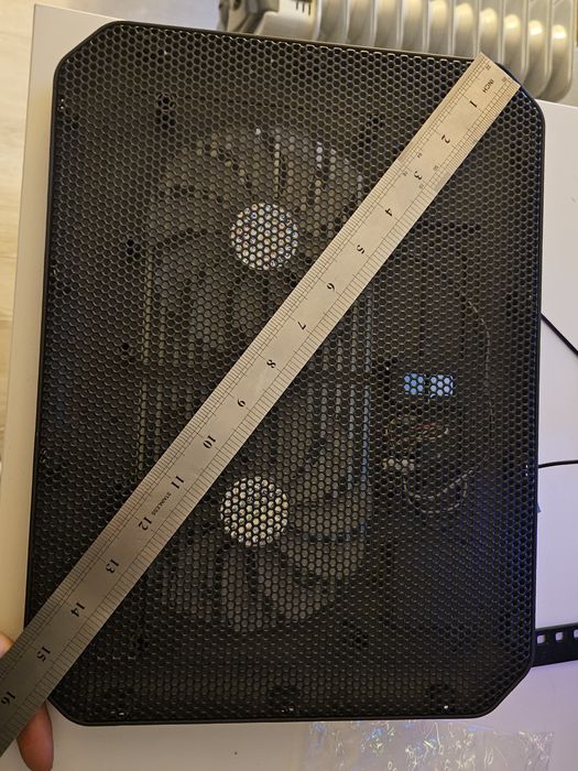 Стойка за лаптоп с 2 вентилатора и LED