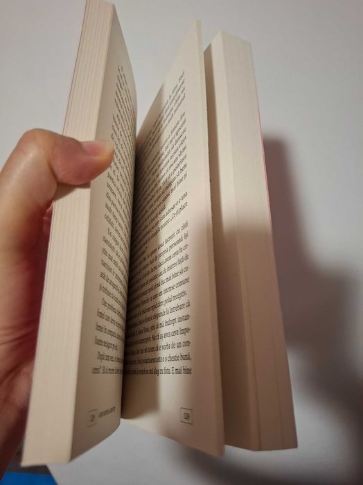 Arta subtilă a seducției, de Mark Manson carte nouă