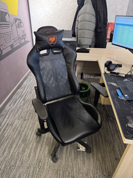 Cougar igravoy kreslo