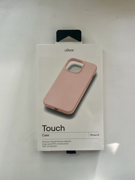 Чехол на iPhone 13 от бренда uBear