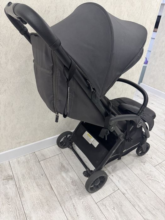 Продам коляску прогулочную