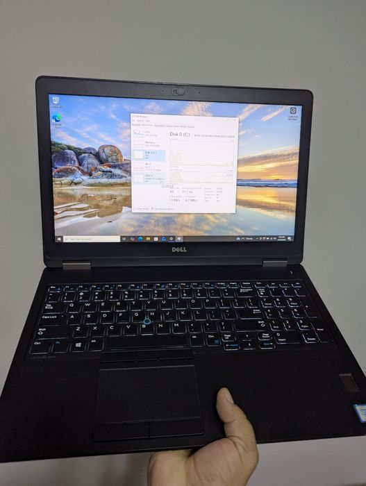 Dell latitude 5570 i5 8gb ram SSD m2 256