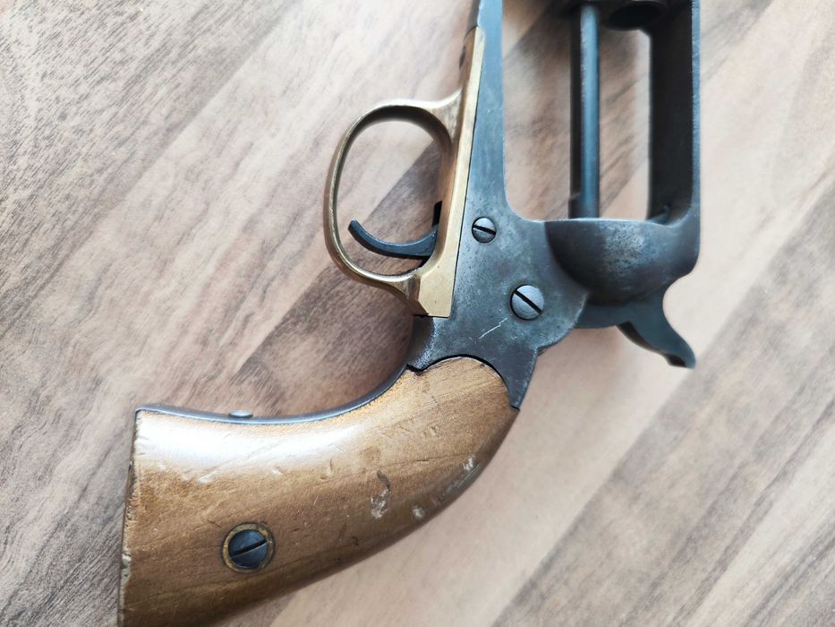 Автентичен пистолет:Colt Black Powder Only 44 Caliber Made in Italy