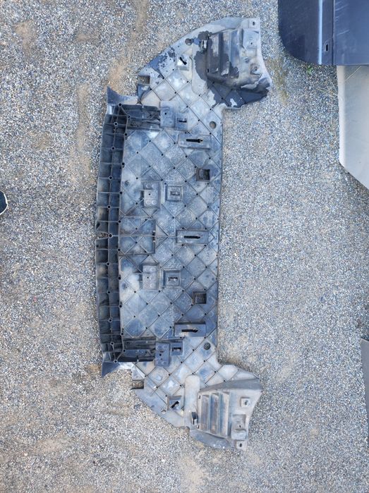 Кора под радиаторите за Пежо-5008