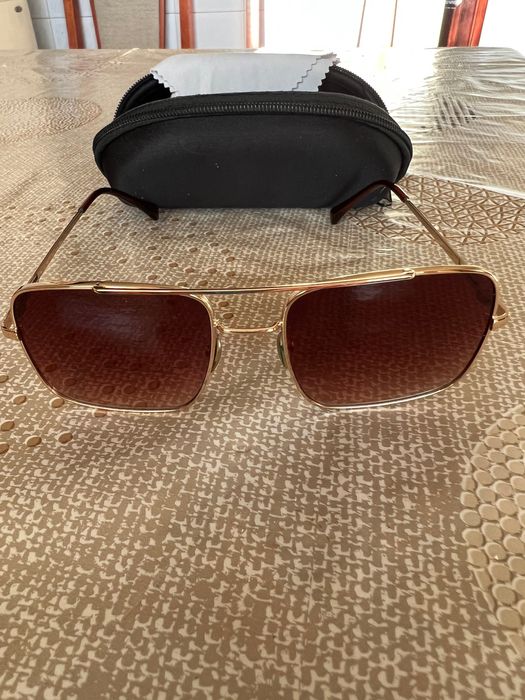 Различни модели слънчеви очила