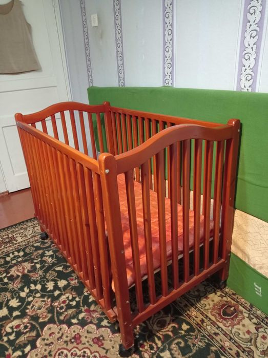 Детская кровать-манеж