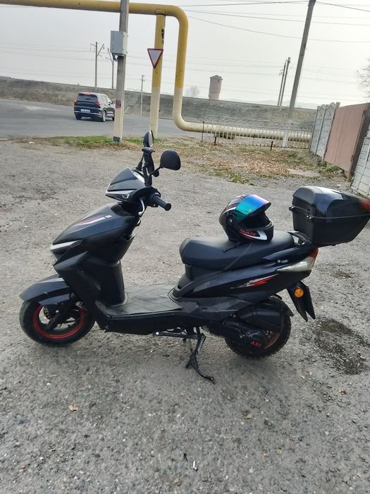 Продам скутер в идалнам состоянии