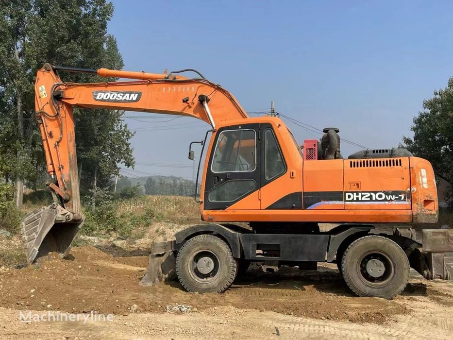 Doosan 210 talk 2015 yil arendaga beriladi strella 9m kovsha 1 kubali