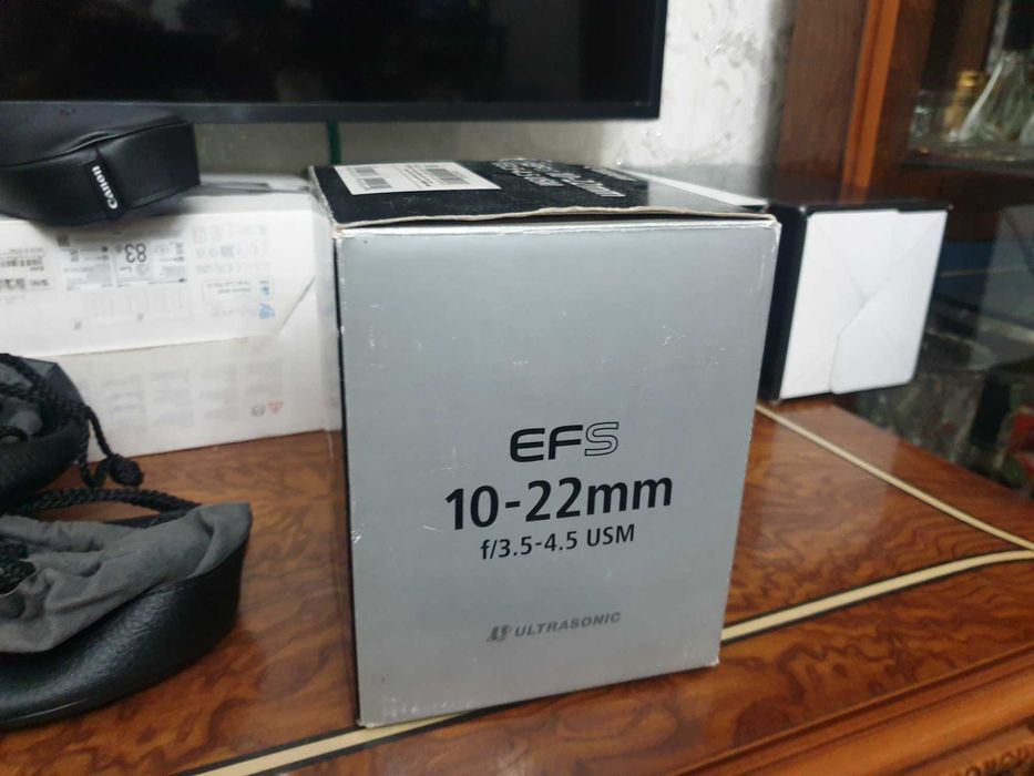 Продам обьектив Кенон 100 F2.8 макро в упаковке новая