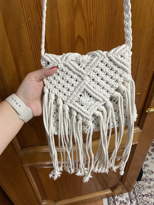 Из Вьетнама привезла, дешево!