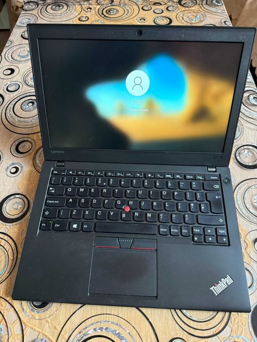 Продавам Lenovo ThinkPad X260 – i7 / 8GB RAM / 128GB SSD / FHD