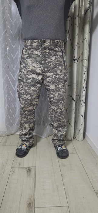 Pantaloni barbati camuflaj