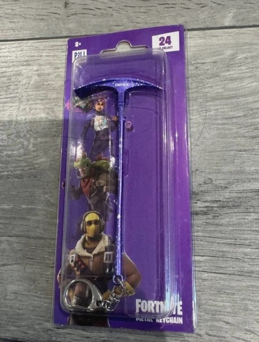 Breloc Metal Fortnite - Stellar Axe, Sigilat, Colecție