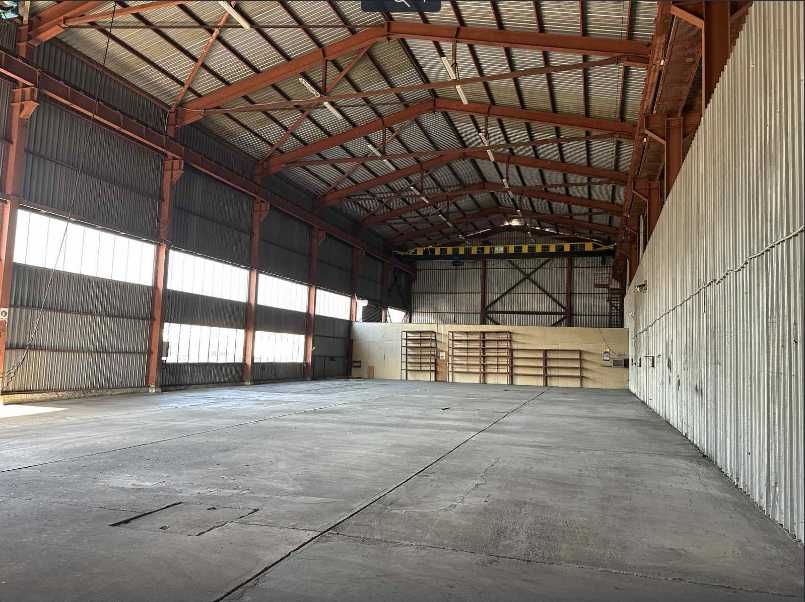 Дава се под наем Склад в Варна, Северна промишлена зона - 700 кв.м за 2677.5 € - Снимка #1