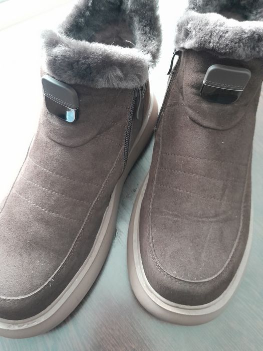 Ботинки замшевые,зимние.