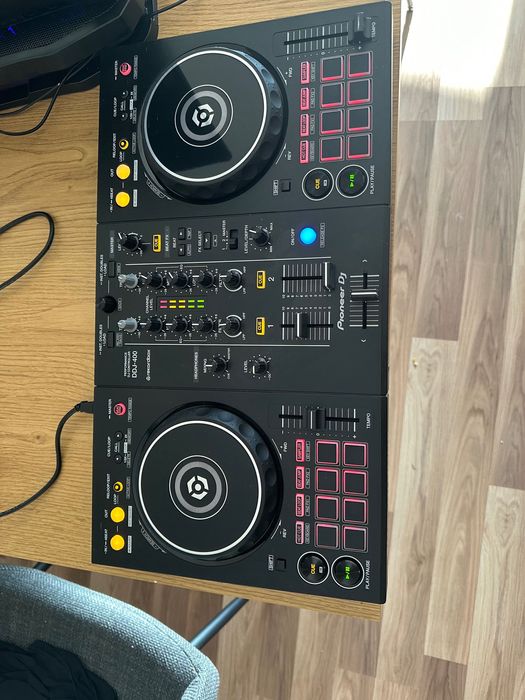 DJ контролер Pioneer DJ DDJ-400 – много запазен
