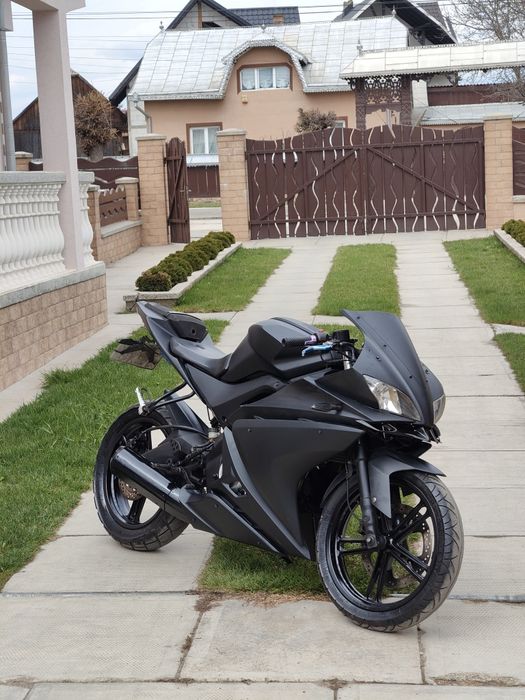 Yamaha yzf r125 A1 16 ani