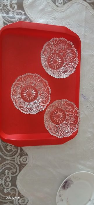 Хрусталь  ыдыс  сатылады.