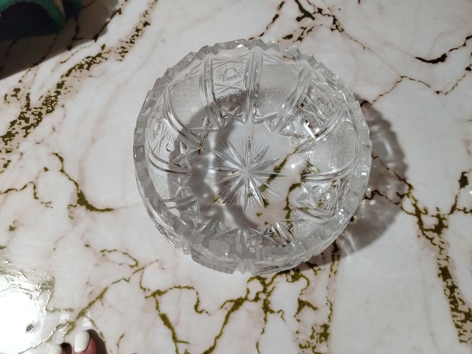 Продам 2 вазы хрусталь
