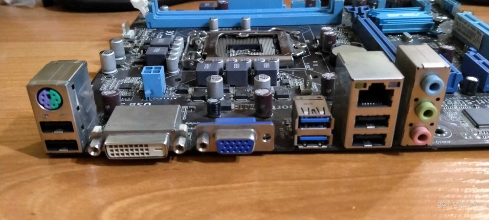 Материнская плата 1155