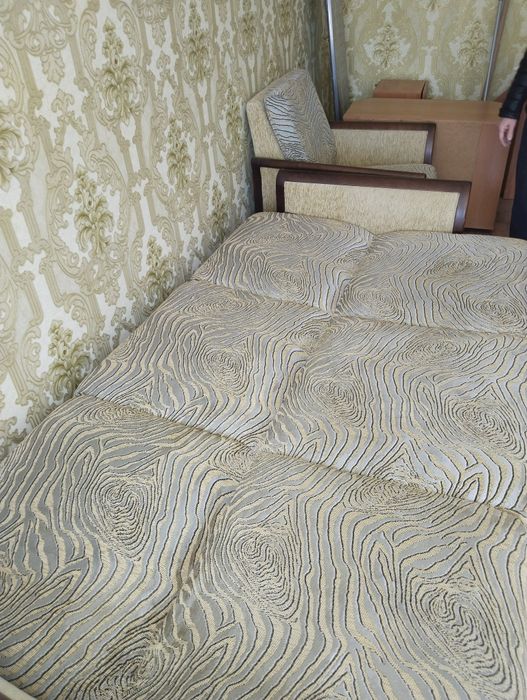 Продам диван 2 кресло.