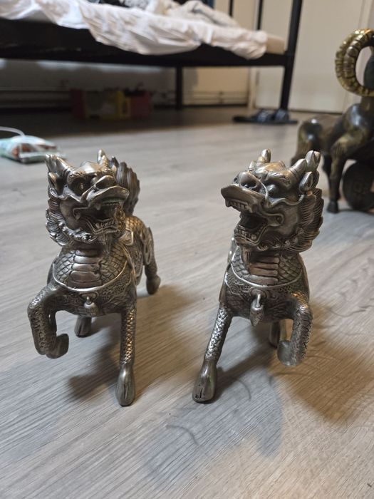 Китайски посребрени кучета