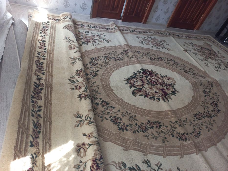 Продам турецкий шерстяной ковёр