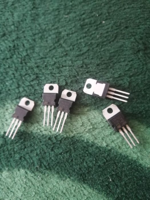 Продам новые транзисторы на AUDI 80