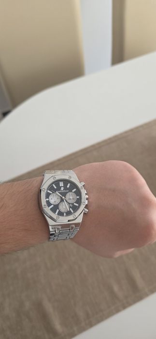 Vând ceas Audemars Piguet argintiu barbati